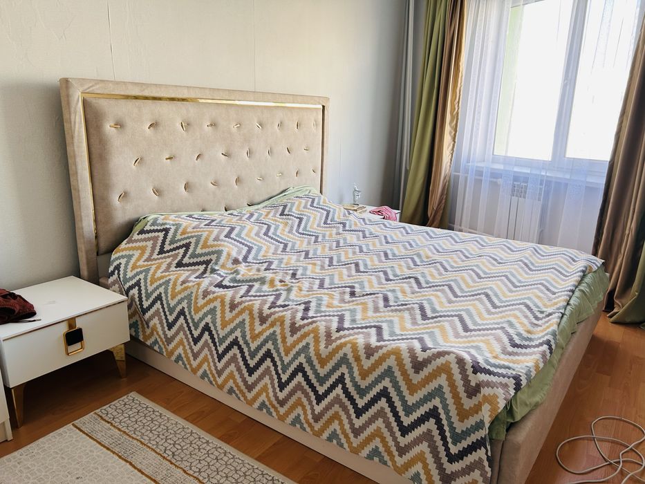 Спальный гарнитур сатылады