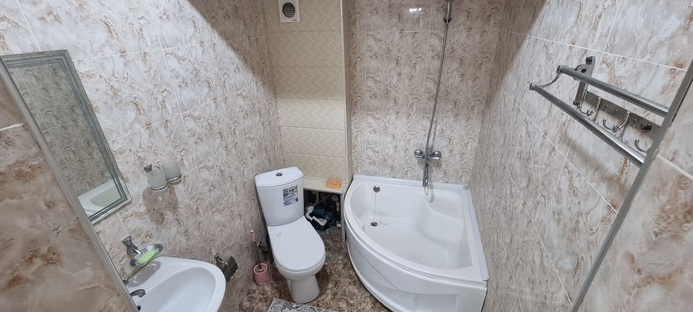Элитная 3-комнатная квартира (112 м²) с ремонтом и мебелью