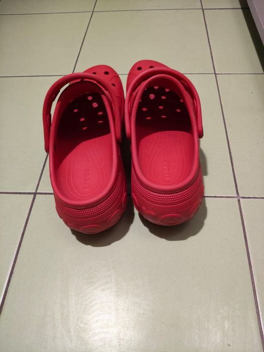 Crocsi noi nouti