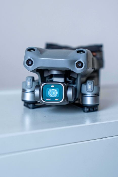 DJI AIR2S Fly More Combo + Подаръци