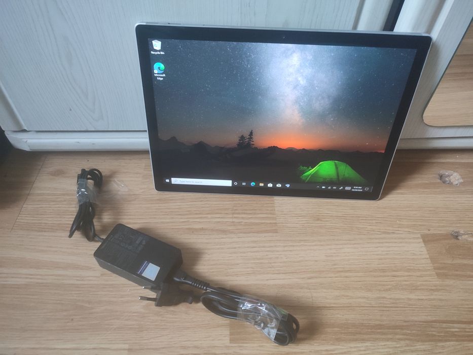 Tableta Microsoft Surface 1900 - i7-1065G7 / 16gb DDR4/ 256Gb SSD/ Display 13,5 inci 3K