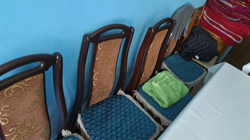 Стулья деревянные