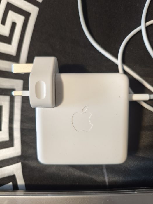 MacBook Pro 14 inch чип M1 16RAM 1TB ROM с гаранция