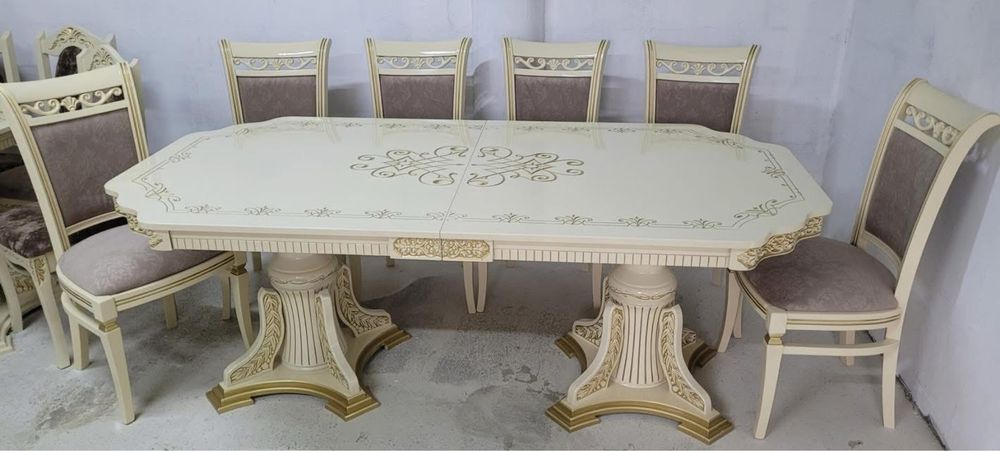 Mobila ,masa cu scaune ,de lemn masiv,