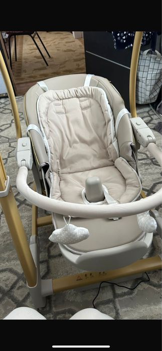 Продам шезлонг+столик для кормления