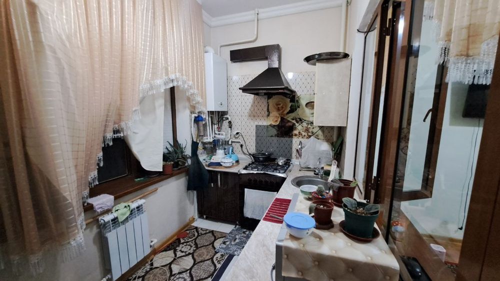 3*4 хонали Уй Сотилади СРОЧНО ! +65 квадрат подвали билан.