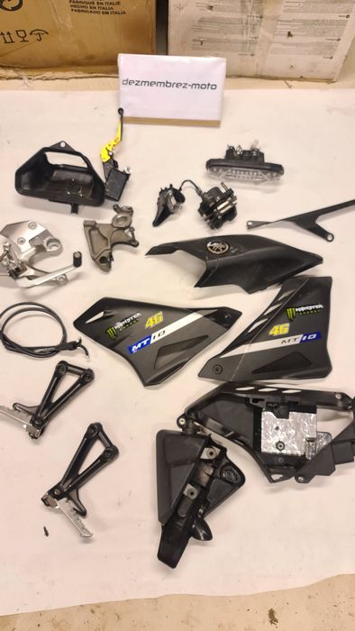 YAMAHA MT 10 MT10 carene scărițe pompă frână stop piese lampa poziție