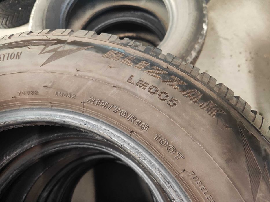 2бр.зимни гуми 215/70/16 Bridgestone