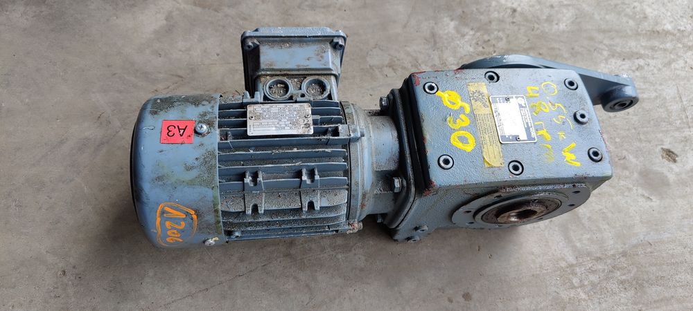 Motor electric trifazat cu reductor, 0.55kW, 48rpm, 380V