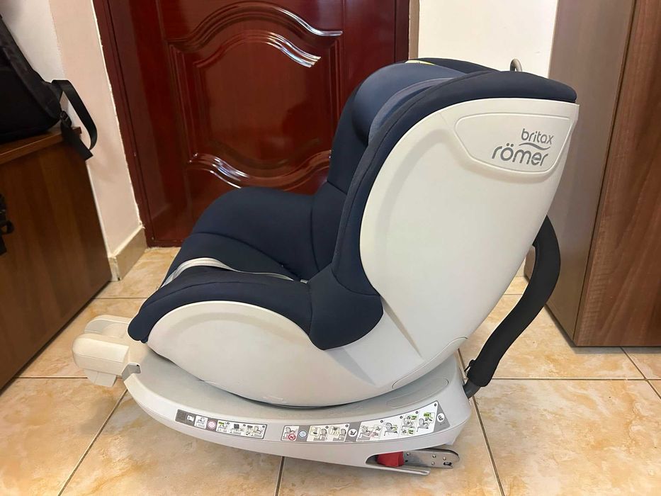 Scaun auto Britax Römer Dualfix, 0–18 kg, ISOFIX, rotativ 360°