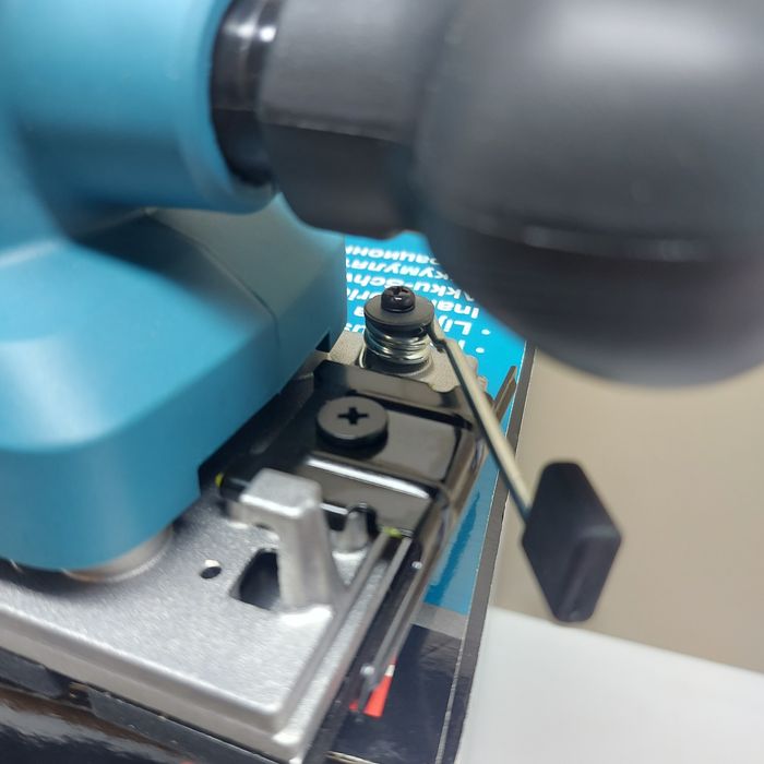 ПРОМОЦИЯ.Акумулаторна вибрационна шлайф машина Makita DBO380Z