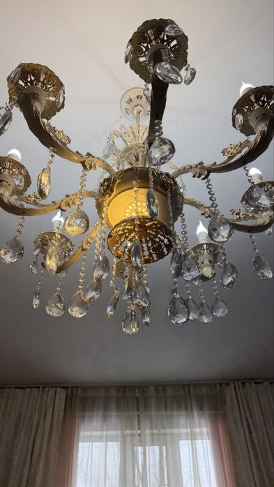 Продам люстру в зал