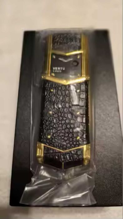 Vertu.Signature Gold + Aligattore Skin, БЕЗПЛАТНА ДОСТАВКА! Два вида кожа! Най - висок клас Р! Чисто нов!