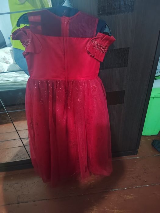 Продам платье на девочку