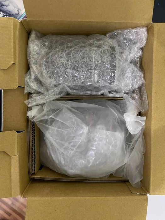 Vand Canon EOS 2000D + obiectiv EF-S 18-55 IS II