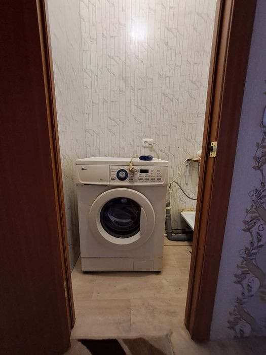 Сдам комнату в общежитии. Центр.