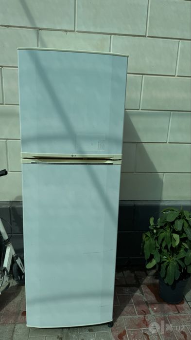 Продается холодильник LG