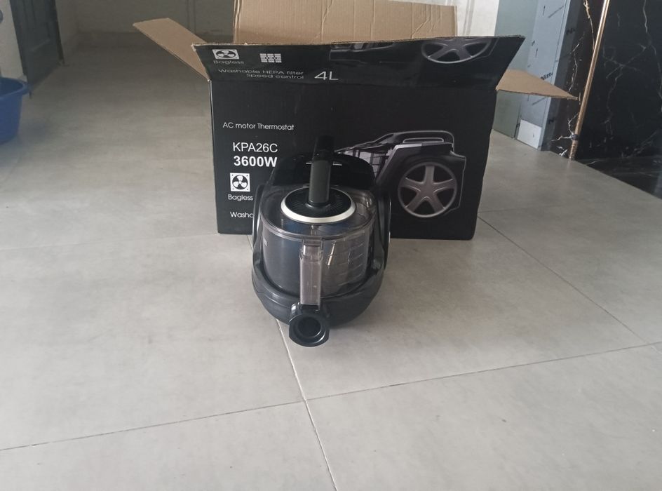 BOSCH KPA26C 3600W мощный пылесос | без мешка | HEPA фильтр |