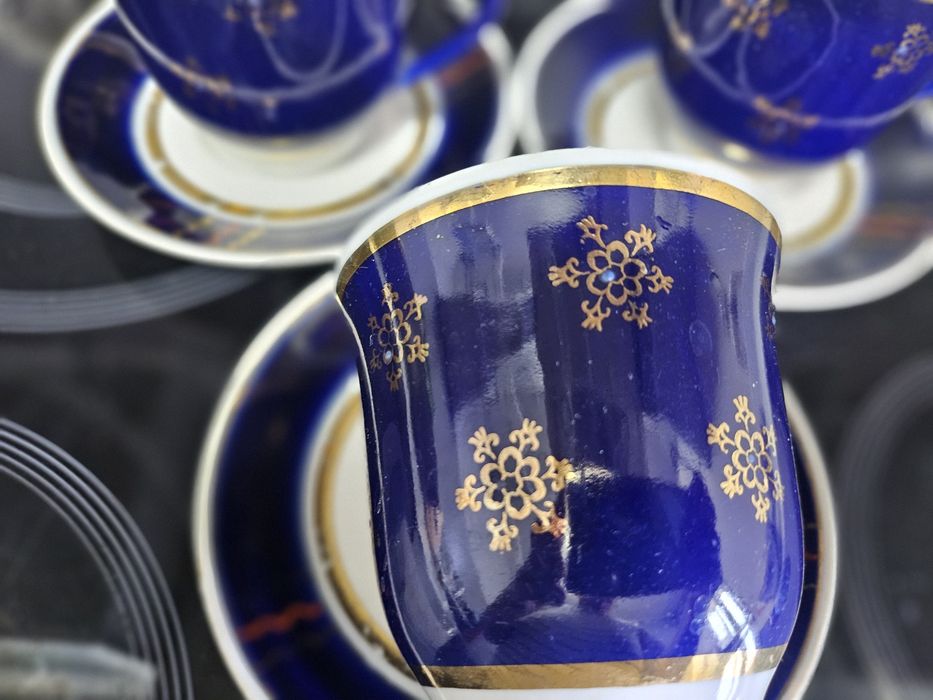Продам чашки с блюдцами