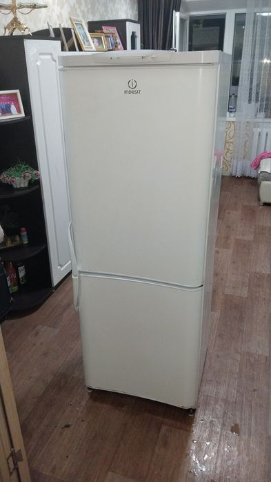 Продам холодильник