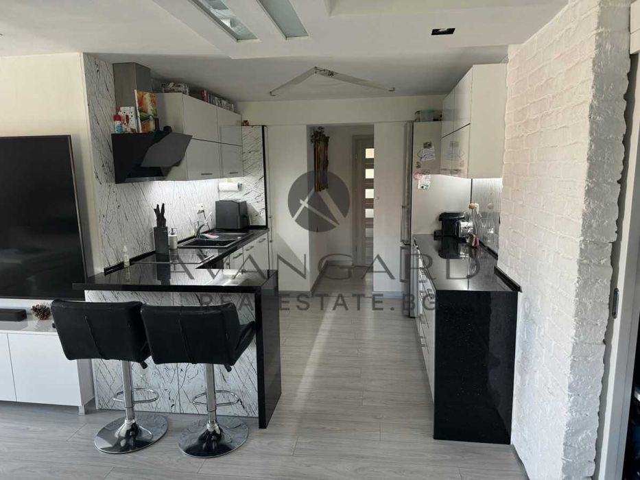 Продава се Мезонет в Пловдив, Център - 200 кв.м за 2450 €/кв.м - Снимка #2