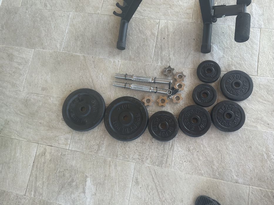 Лежанка с дъмбели и лост