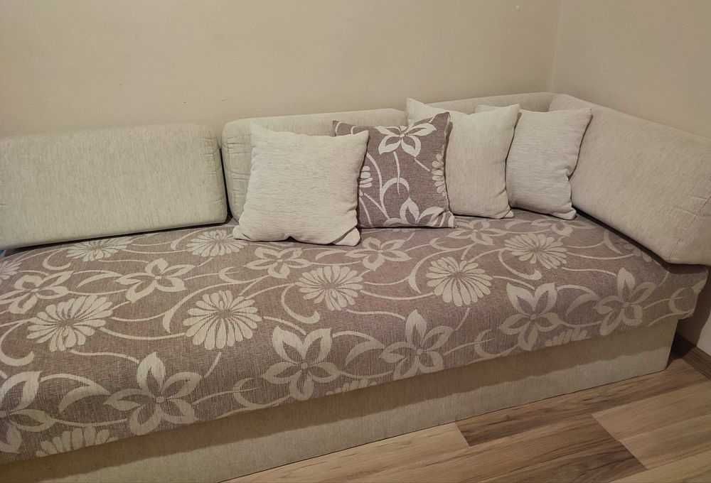 Диван с повдигащ механизъм