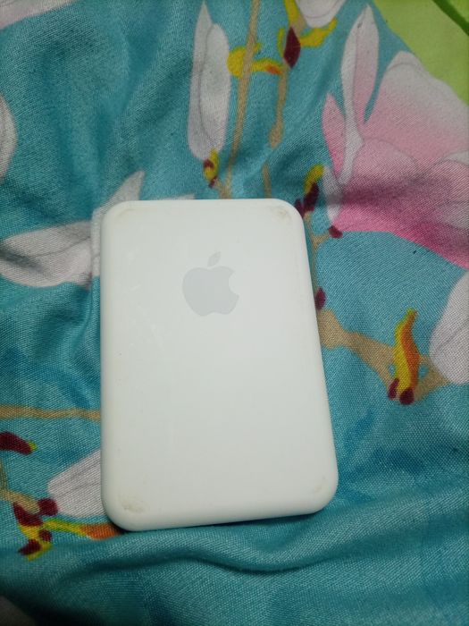 повербанк  apple безпроводной