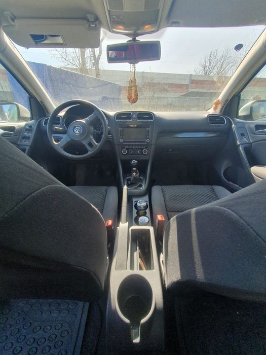 VOLKSWAGEN Golf 2011 — imagine 4