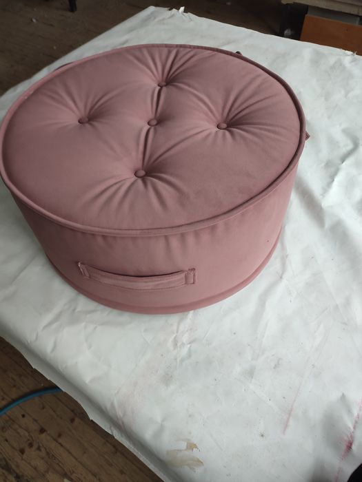 Здравейте предлагам табуретки от дунапрен за деца ф60 h-30 леки лесно