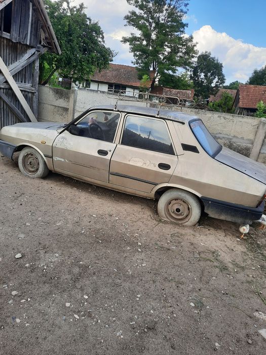 Vând dacie pentru rabla