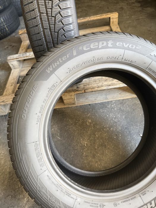 2 anvelope iarna 205/60/16 Hankook 7 mm!
