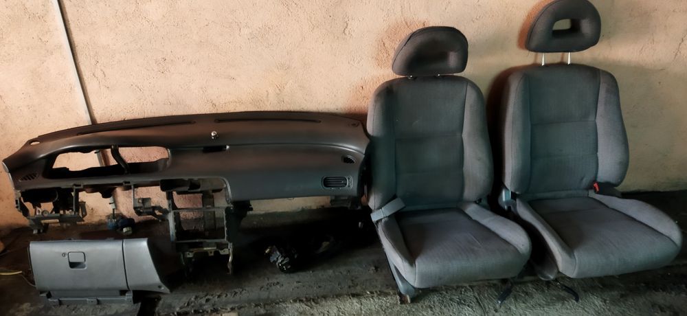 Продам запчасти Мазда кронос