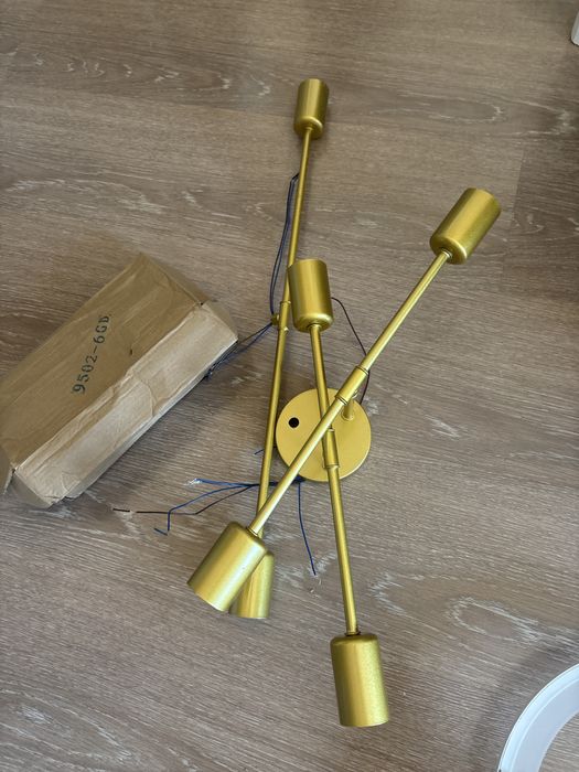 Люстра новая. Левый берег