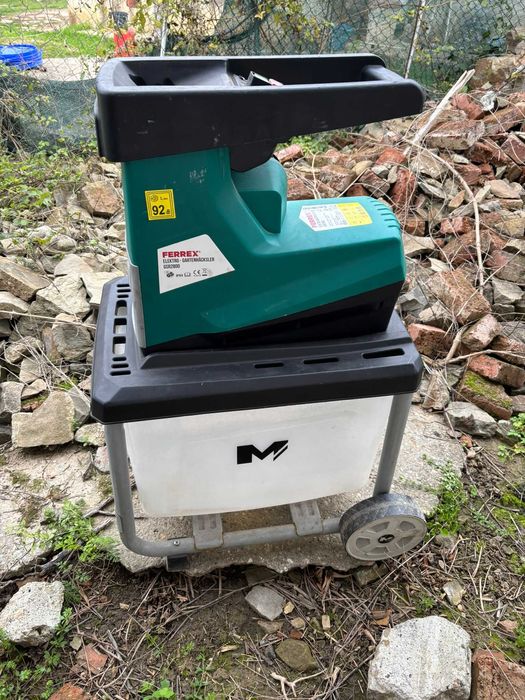 Валцова самопридърпваща дробилка 2800W 45мм