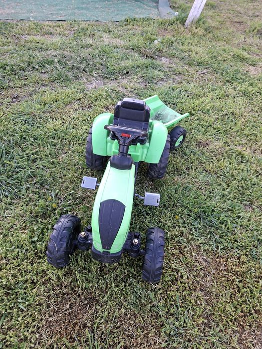 Tractor pentru joaca