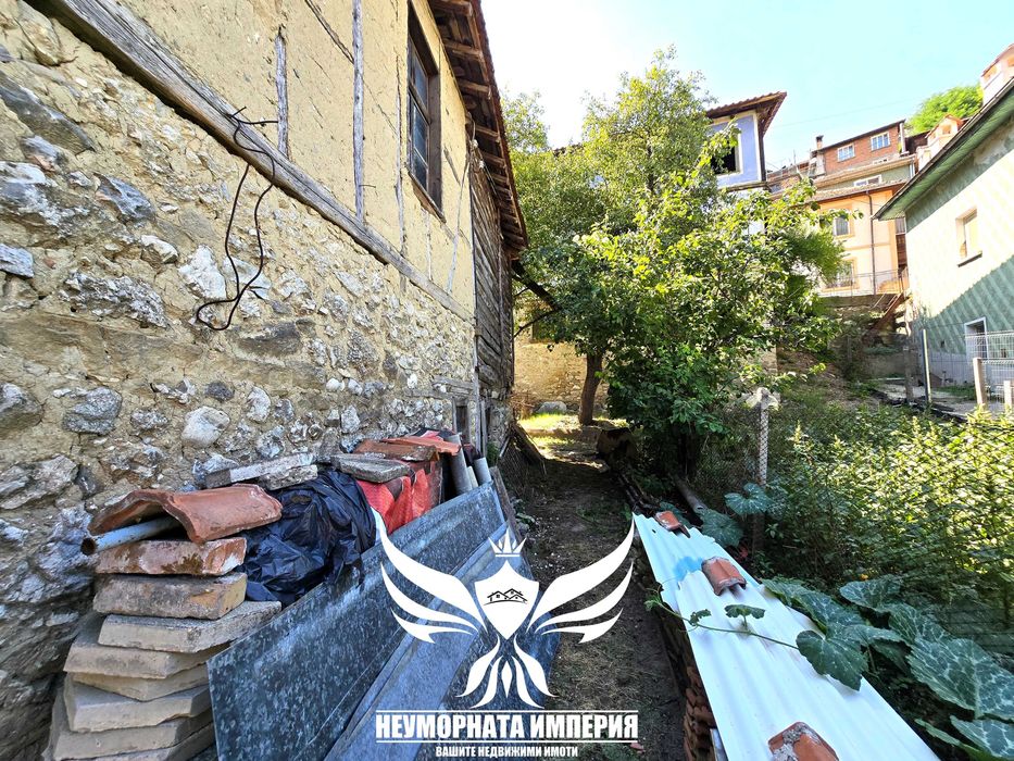 Продавам двуетажна къща 120РЗП с 152кв. двор в село Малево