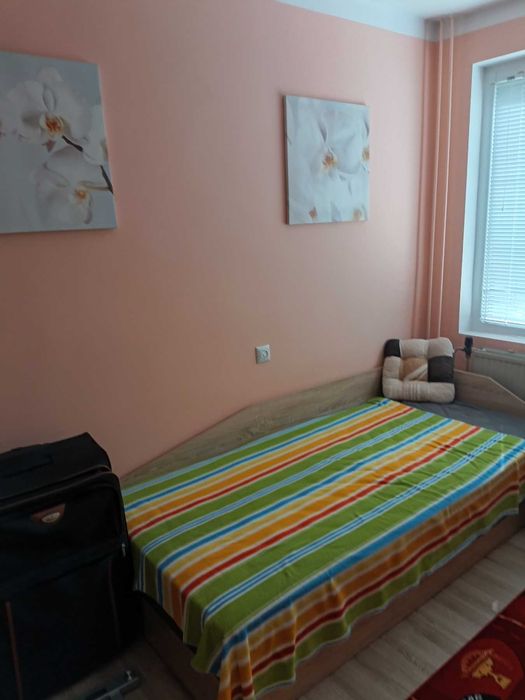 284-Продава се етаж от къща с гараж в с. Стражец