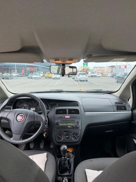 Vând Fiat Linea 2010