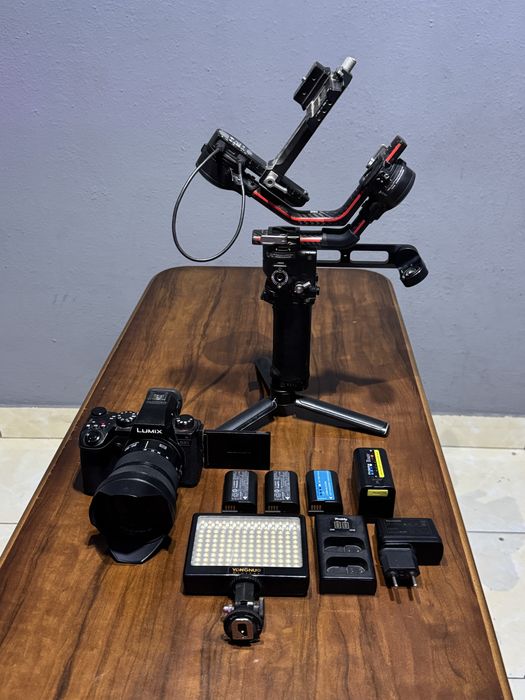 LUMIX S 2 Soliladi Kompilekt