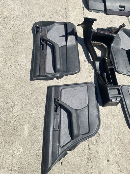 Обшивки дверные карты на bmw е 34 ресталинг