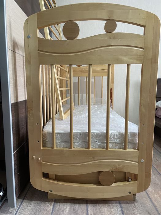 Продаю детскую кроватку