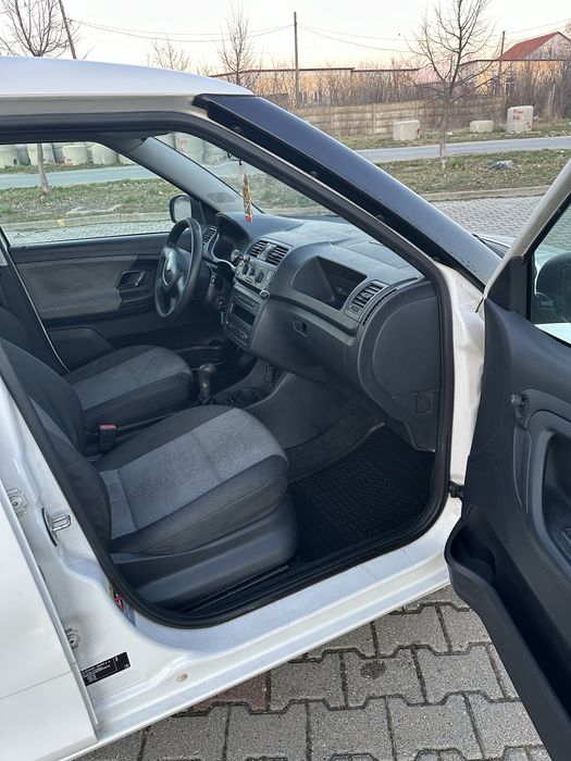 SKODA Fabia 2012 — imagine 4
