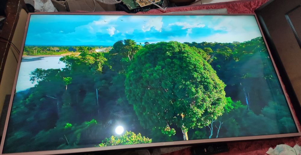 Продам телевизор philips 65 дюймов