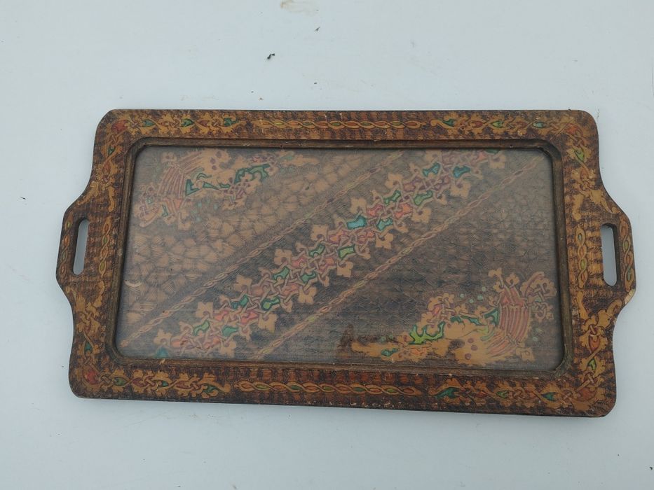 стелаж, поднос, за камина