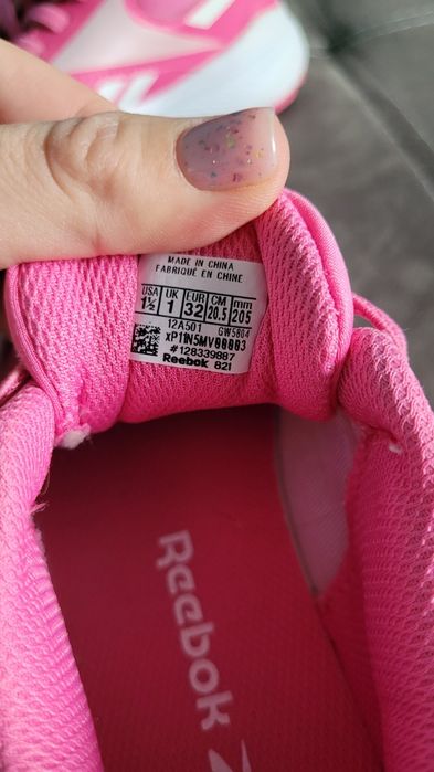 Обувки за момиче 33 и 32 номер