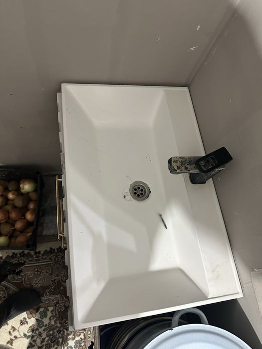 Тумба Раковинасымен