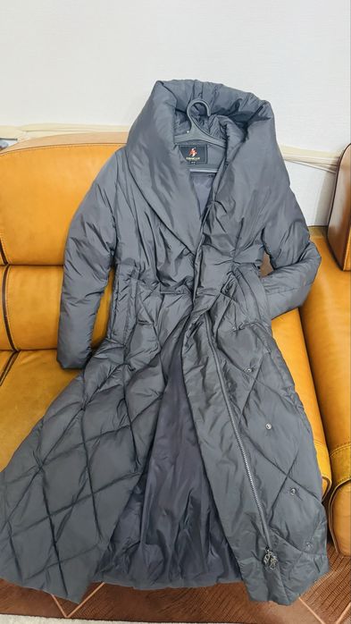 Продам зимнюю куртку 44 размера