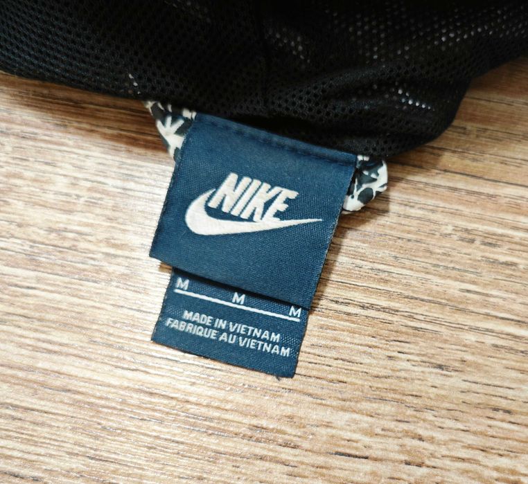 NIKE Оригинално дамско тънко яке с качулка размер М