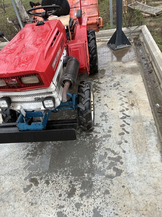 Vând tractoras kubota